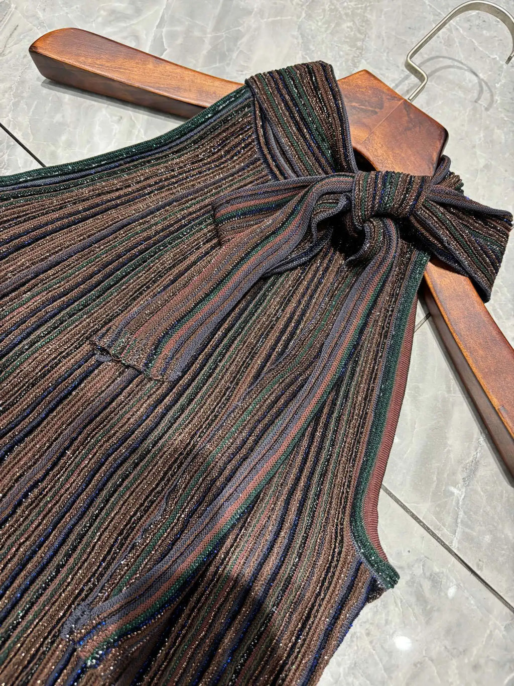 LAYAR – Ensemble tricoté de luxe 2 pièces, haut sans manches à col licou et jupe longue rayée
