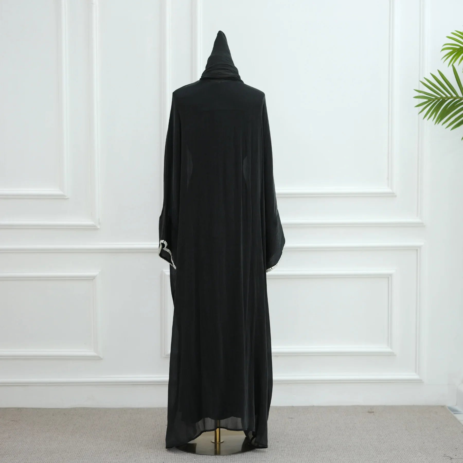 Abaya moderne fluide style Dubai chic
