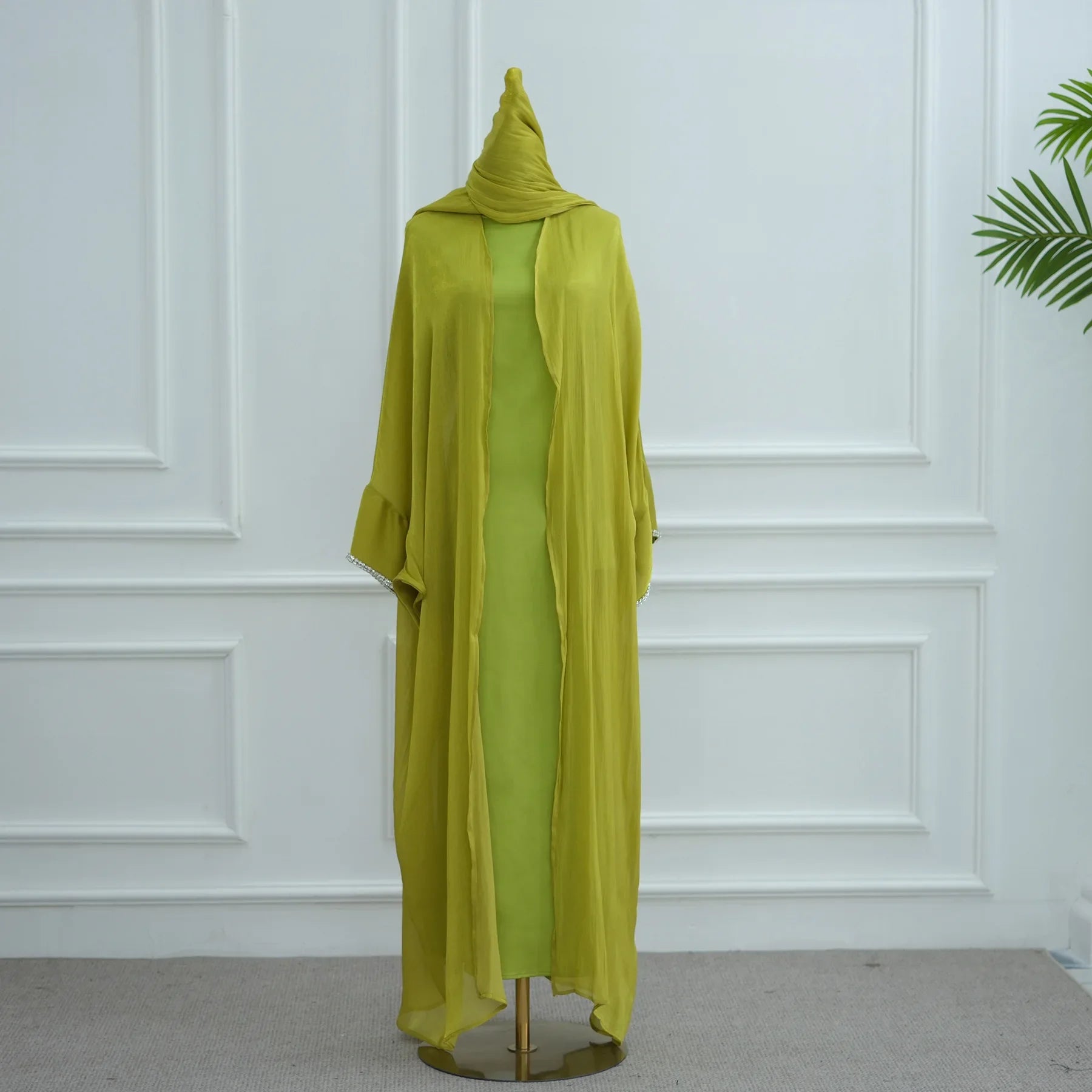 Abaya moderne fluide style Dubai chic