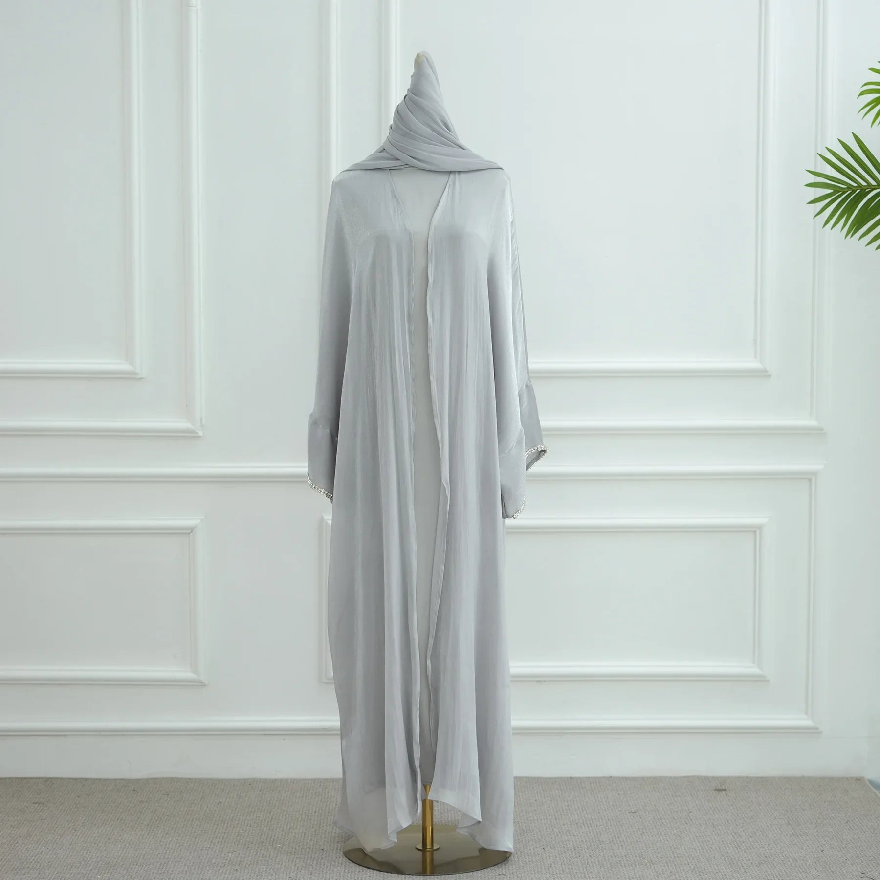 Abaya moderne fluide style Dubai chic