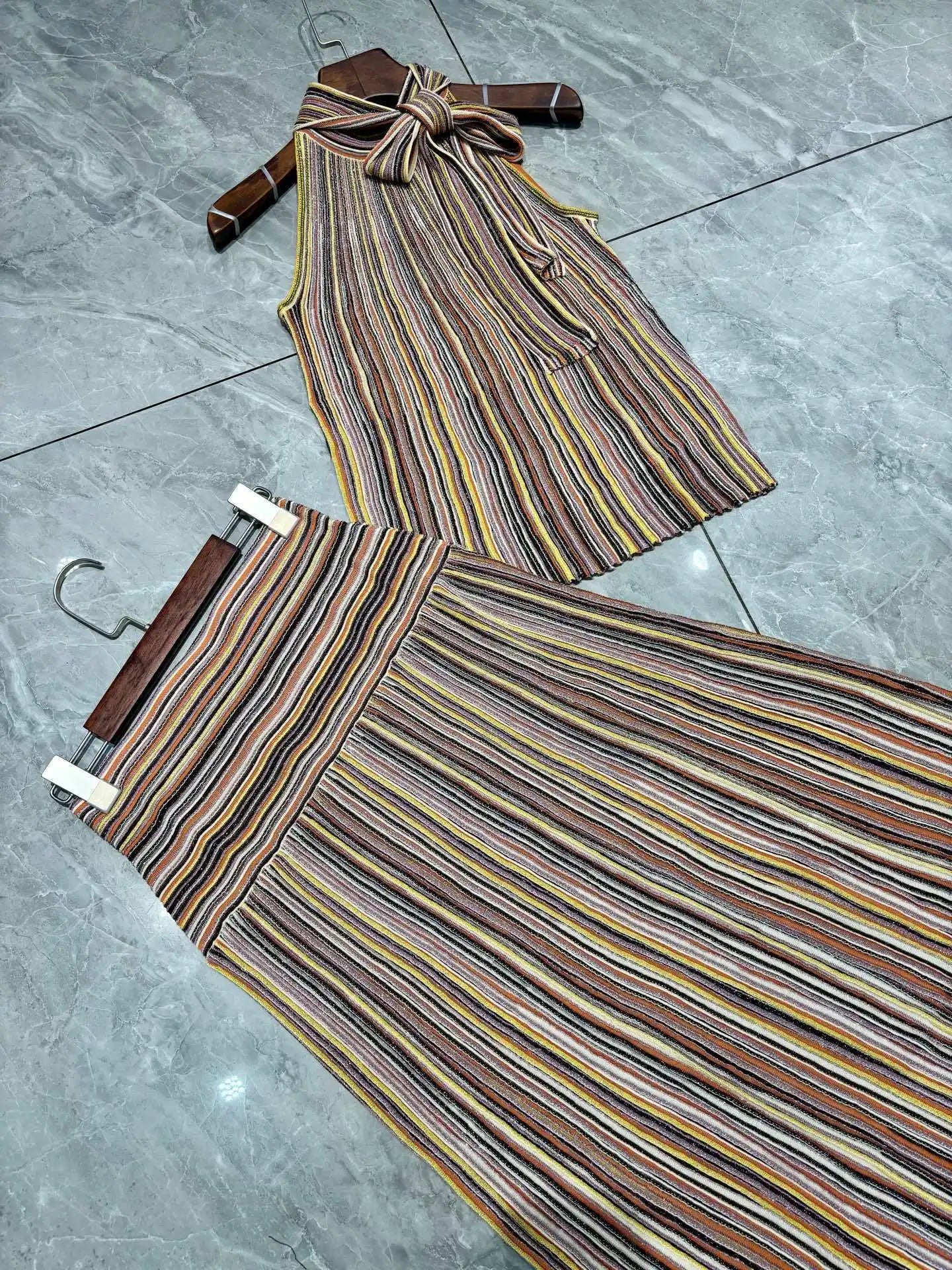 LAYAR – Ensemble tricoté de luxe 2 pièces, haut sans manches à col licou et jupe longue rayée