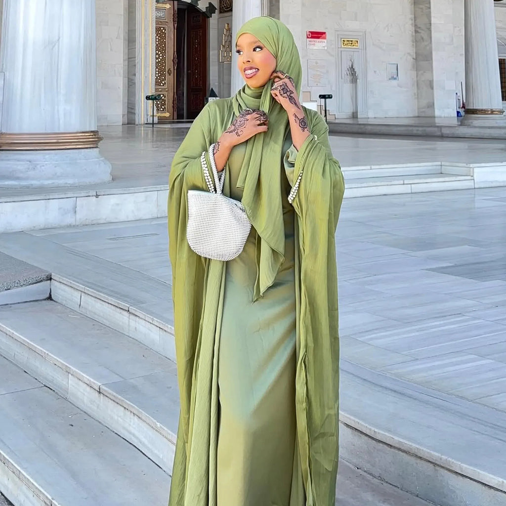 Abaya moderne fluide style Dubai chic