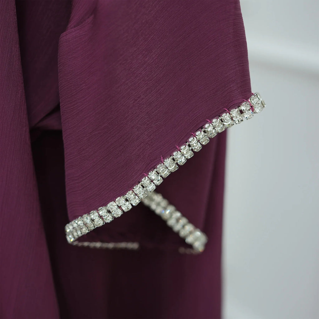 Abaya moderne fluide style Dubai chic