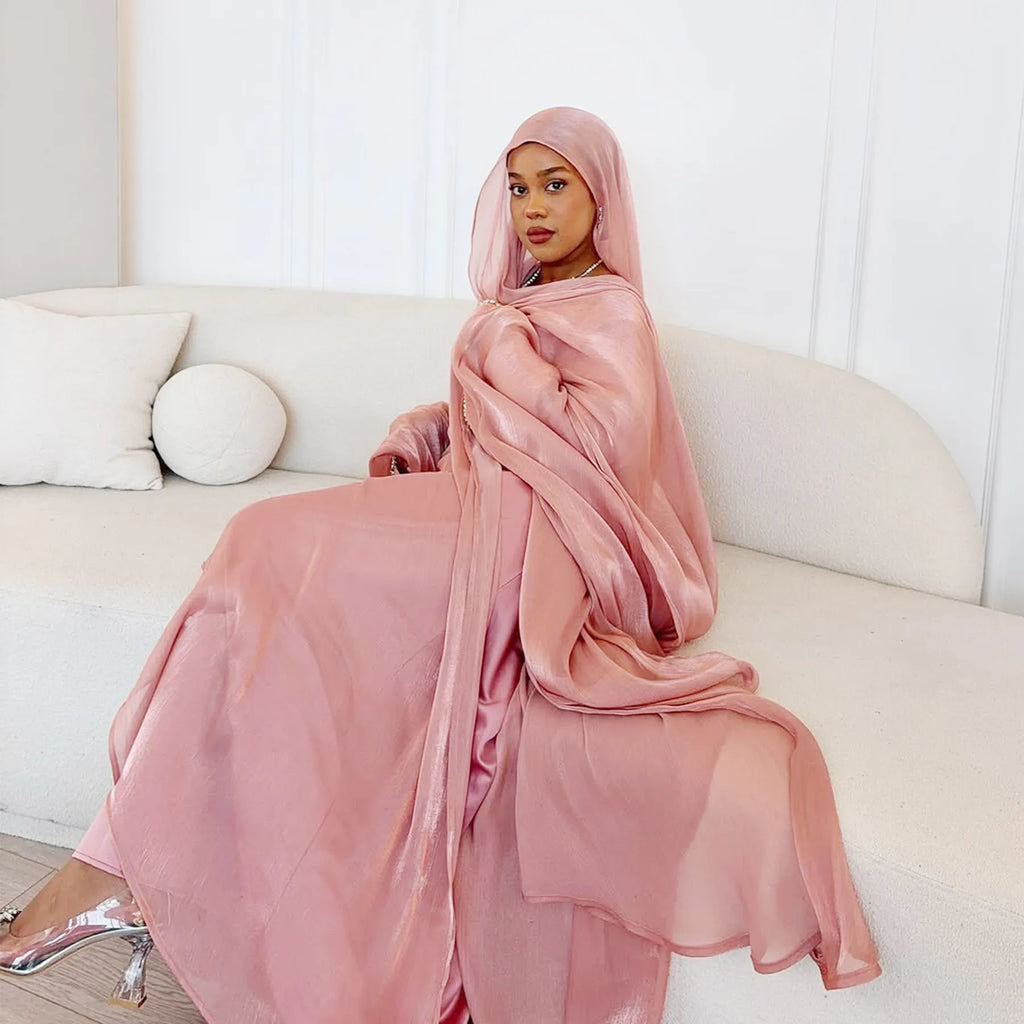 Abaya moderne fluide style Dubai chic