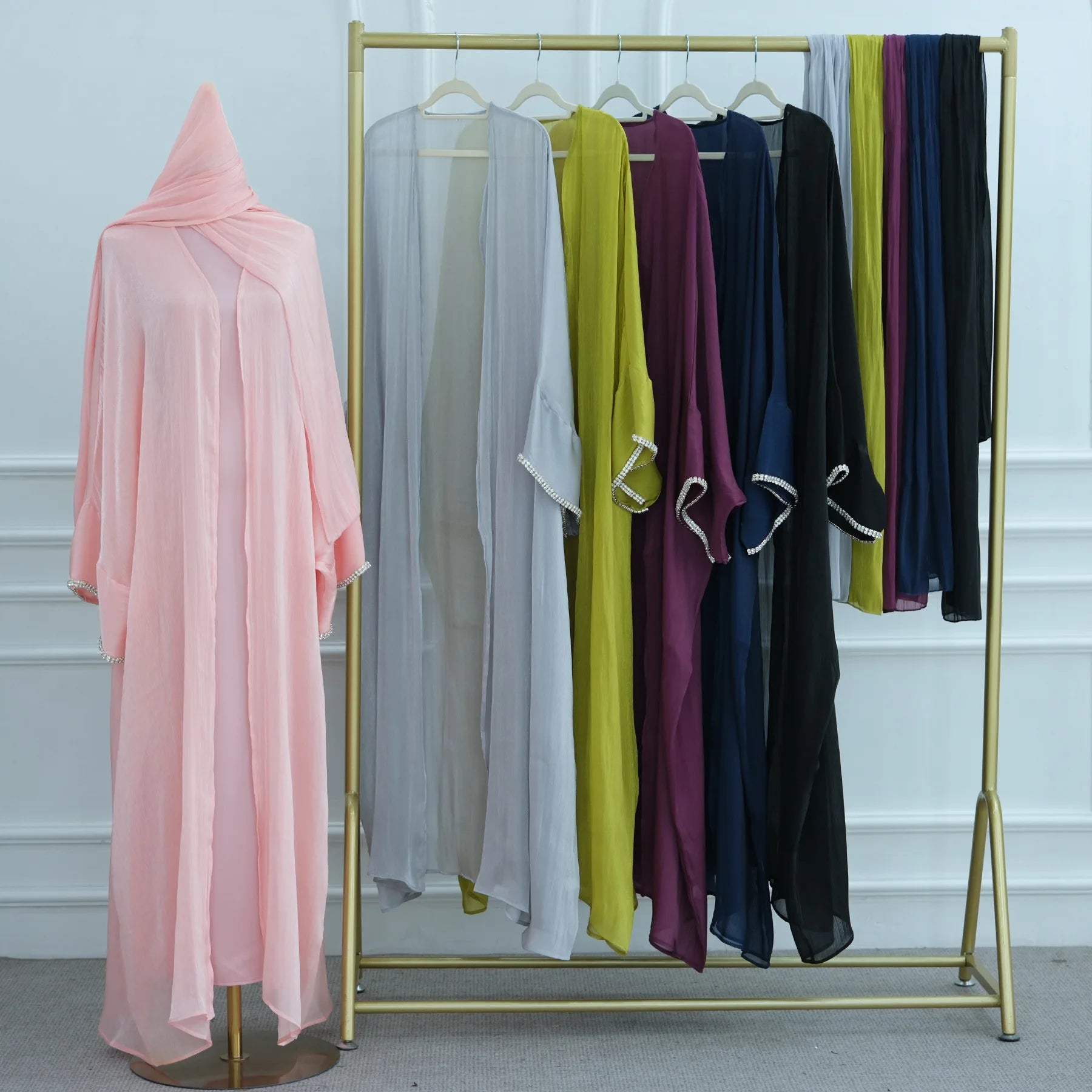 Abaya moderne fluide style Dubai chic