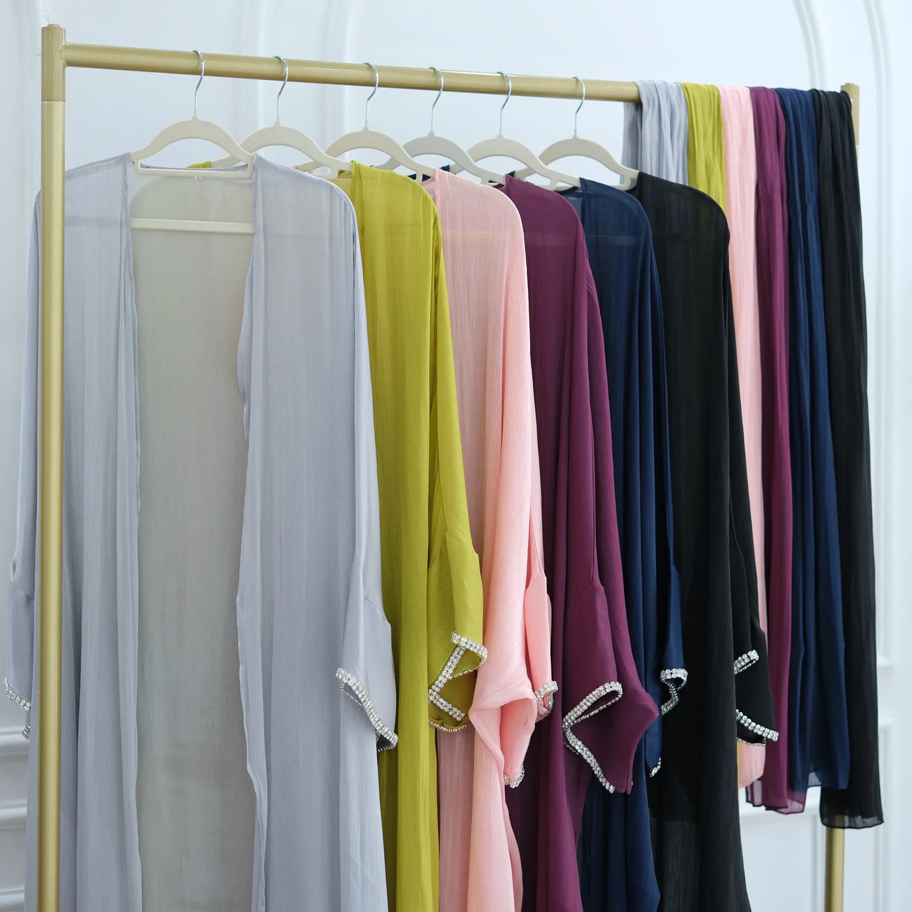 Abaya moderne fluide style Dubai chic