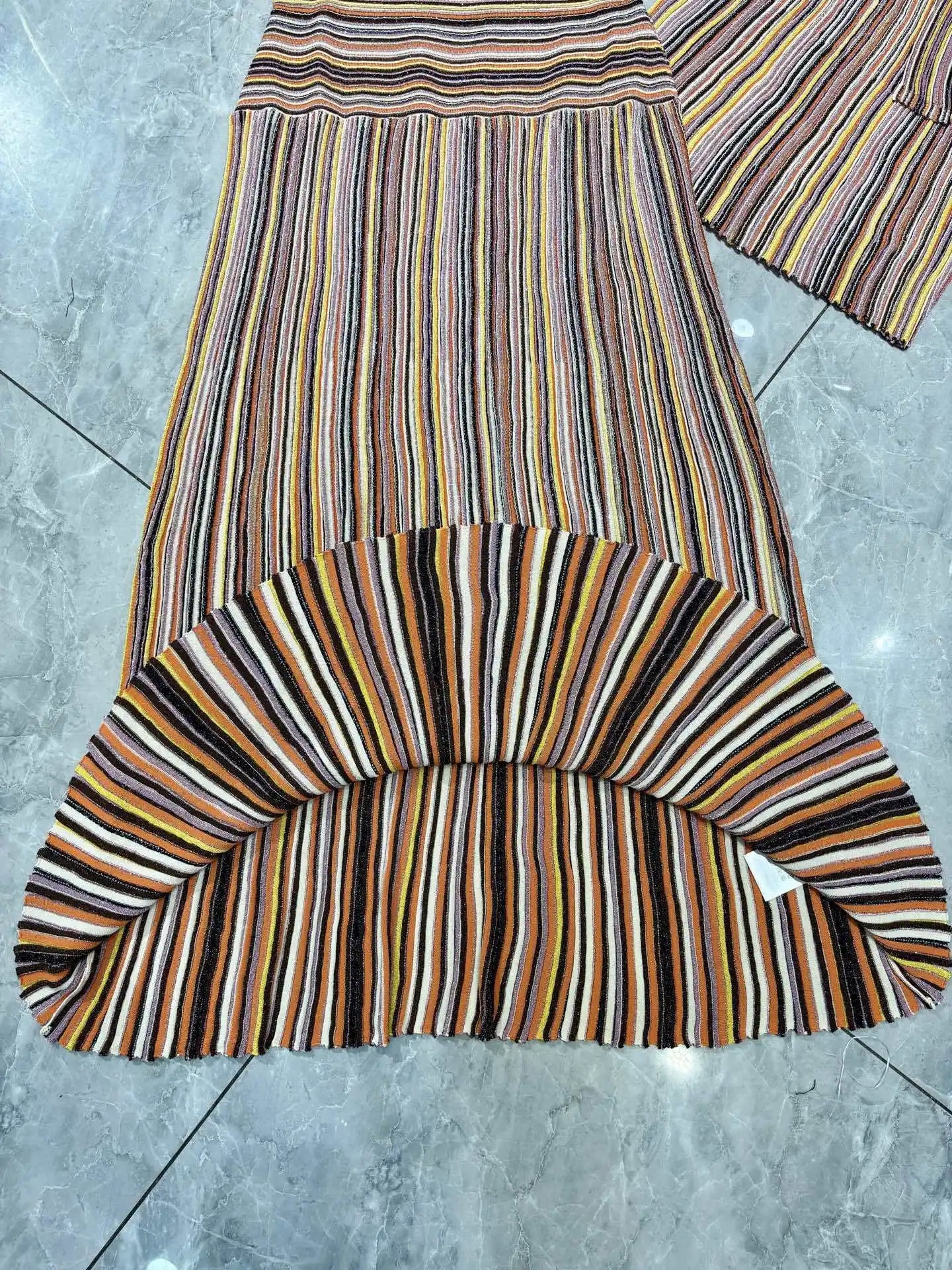 LAYAR – Ensemble tricoté de luxe 2 pièces, haut sans manches à col licou et jupe longue rayée