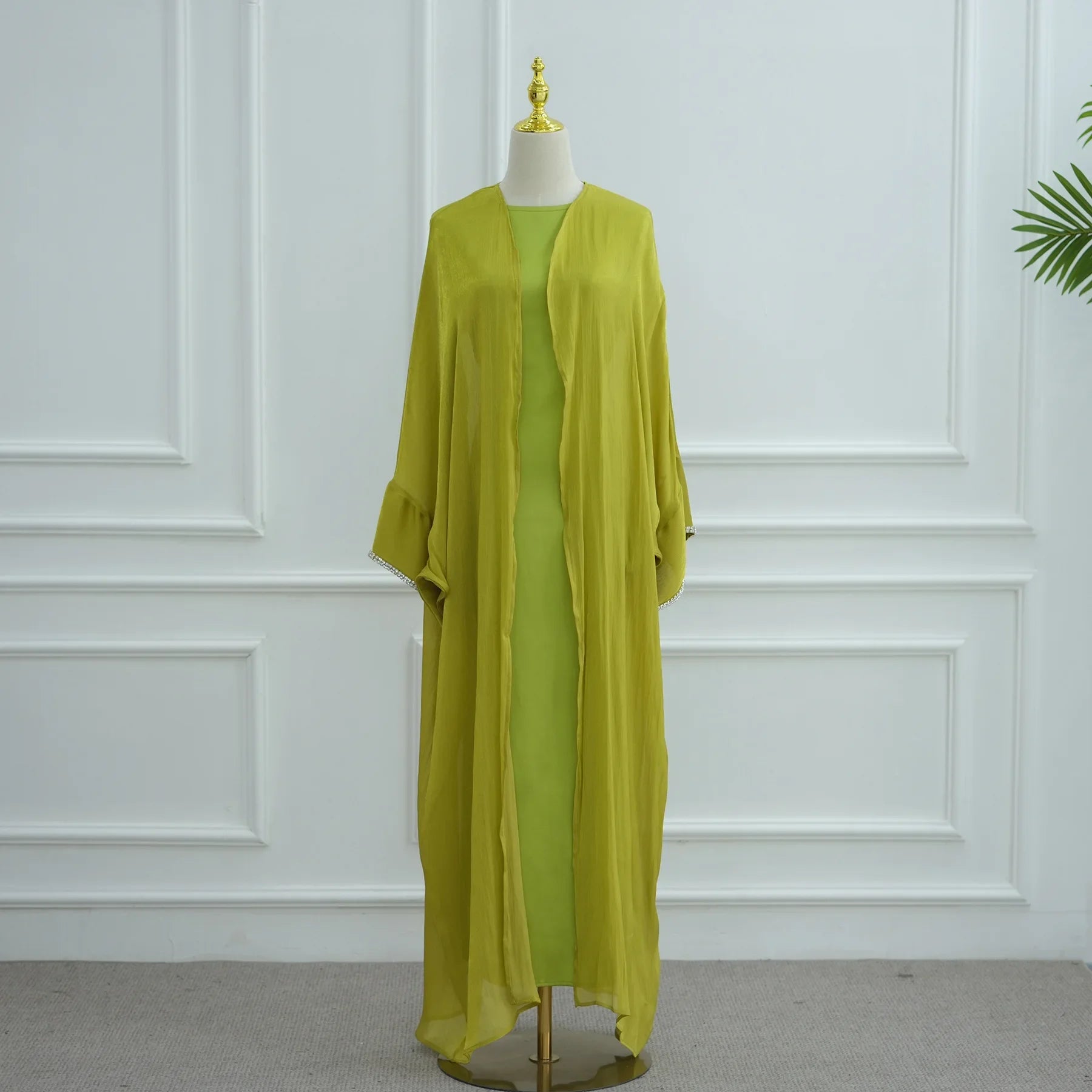 Abaya moderne fluide style Dubai chic