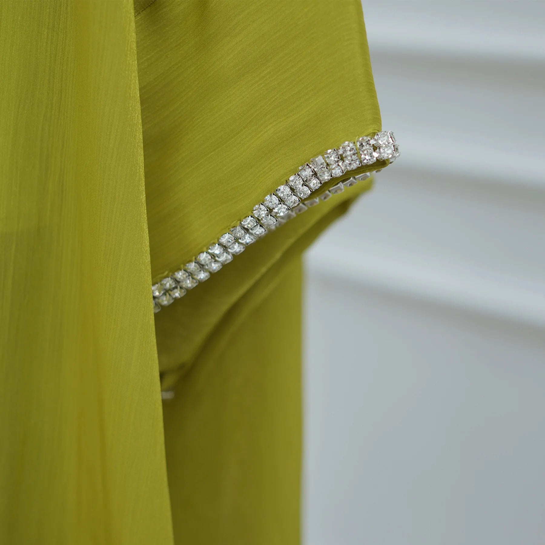 Abaya moderne fluide style Dubai chic