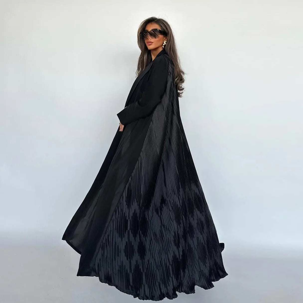 Ensemble Abaya Modeste Plissé Noir avec Hijab Assorti